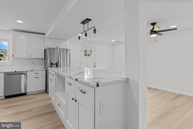 35 Thimbleberry Ln, Levittown, PA 19054 - photo 3