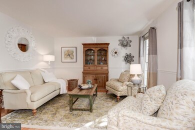 15484 Waters Creek Dr, Centreville, VA 20120 - photo 5