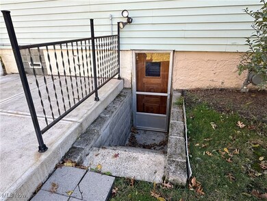 2829 Maplecrest Ave, Cleveland, OH 44134 - photo 6