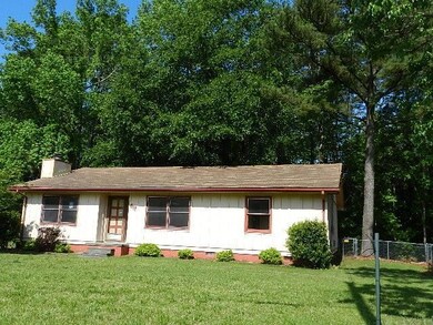 617 Dennis Rd, Jacksonville, NC 28546 - photo 4