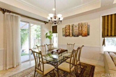 Dining rm