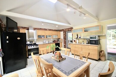 139 Rutland St, Carlisle, MA 01741 - photo 5