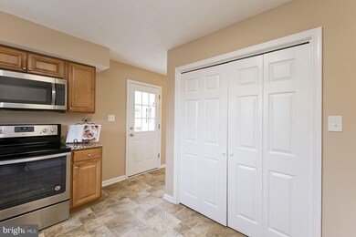 317 Walton St, Strasburg, VA 22657 - photo 5