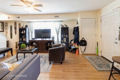 1340 N Glen Cir unit B, Aurora, IL 60506 - photo 6