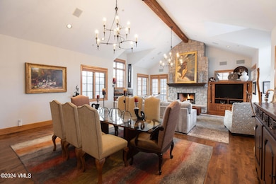 1715_cordillera_interior_dining
