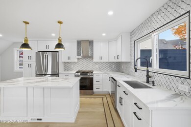 131 Henry St, Greenwich, CT 06830 - photo 4