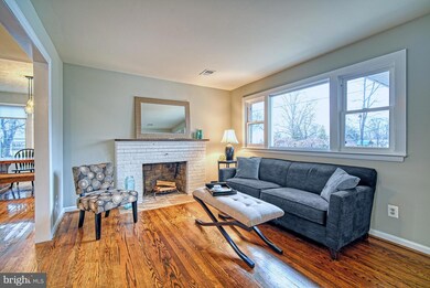 4102 Poplar St, Fairfax, VA 22030 - photo 4