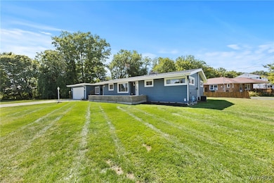 1076 98th St, Niagara Falls, NY 14304 - photo 3