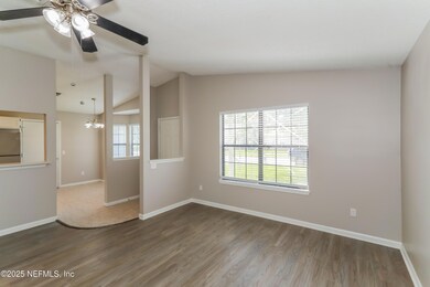 7453 Amandas Crossing Dr N, Jacksonville, FL 32244 - photo 4