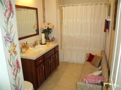 247 Andrews Boulevard East Dr, Plainfield, IN 46168 - photo 7