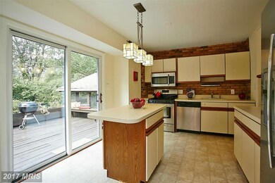 3308 Sleepy Ln, Falls Church, VA 22044 - photo 6