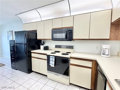 1203 Commonwealth Cir unit 201, Naples, FL 34116 - photo 5