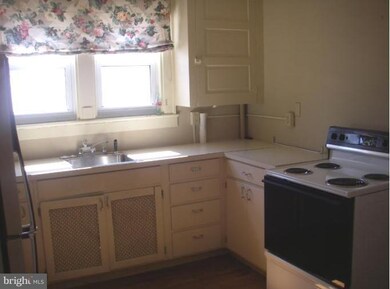 68 E Main St unit 2FE, Waynesboro, PA 17268 - photo 2