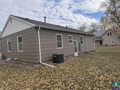 303 S Marshall St, Rock Rapids, IA 51246 - photo 3