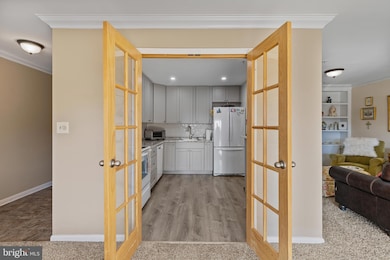 Dulaney Towers unit 402, Towson, MD 21204 - photo 5