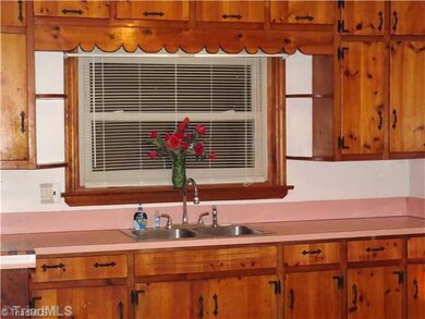 226 Nolen Ave, Asheboro, NC 27205 - photo 3