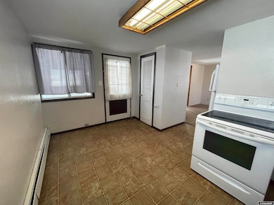 214 E Spruce St, Rawlins, WY 82301 - photo 7