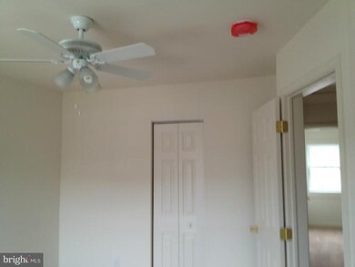 907 Arncliffe Rd, Essex, MD 21221 - photo 5