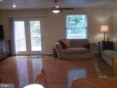 3739 Mazewood Ln, Fairfax, VA 22033 - photo 3