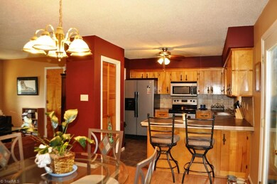 139 E Barkley Rd, Statesville, NC 28677 - photo 7