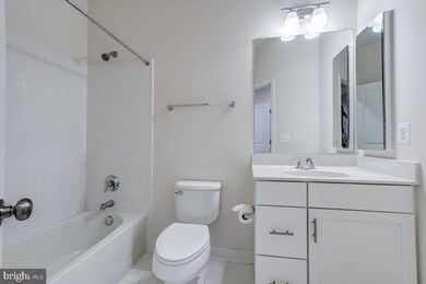 42244 Lancaster Woods Square, Chantilly, VA 20152 - photo 6