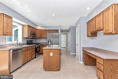 19524 Portsmouth Dr, Hagerstown, MD 21742 - photo 7