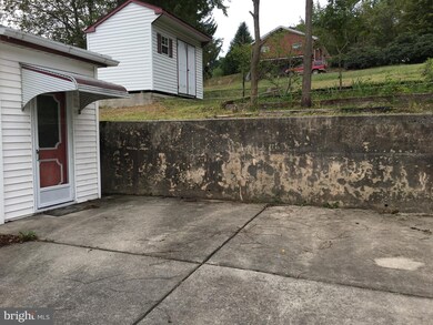 50 Ann St, Pottsville, PA 17901 - photo 4