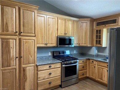 600 Yow Rd, Seagrove, NC 27341 - photo 5