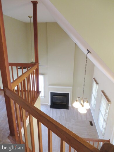 7019 Polins Ct, Alexandria, VA 22306 - photo 7