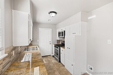 537 E Ft Worth Dr, Broken Arrow, OK 74012 - photo 6