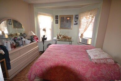 downstairs bedroom diff view
