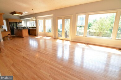 5902 Hampton Forest Way, Fairfax, VA 22030 - photo 5