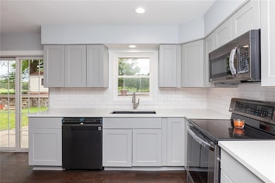 3217 Hull Ave, Des Moines, IA 50317 - photo 6