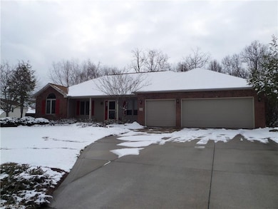 3231 Foxwood Dr, North Royalton, OH 44133 - photo 2