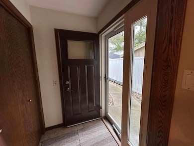 205 Ohio St unit 4, Decorah, IA 52101 - photo 2