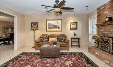 827 E Village Cir Dr S-large-005-14-Livi