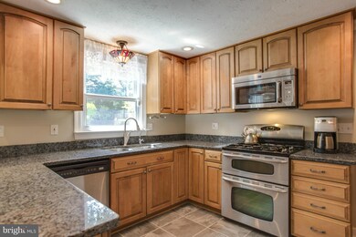 9803 Summerday Dr, Burke, VA 22015 - photo 7