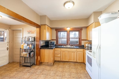 6104 N Stevens St, Spokane, WA 99205 - photo 4