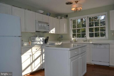 7816 English Way, Bethesda, MD 20817 - photo 2