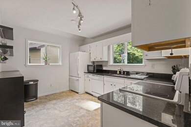 23364 Black Oak Ct, California, MD 20619 - photo 3