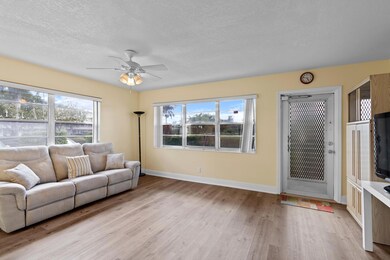 327 Windsor O, West Palm Beach, FL 33417 - photo 3