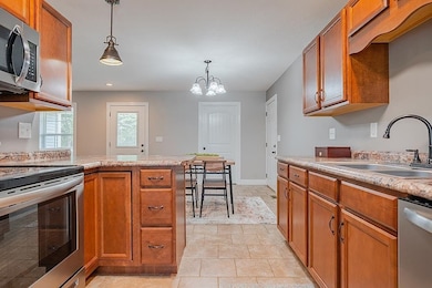 262 Randell Dr, Madisonville, KY 42431 - photo 7