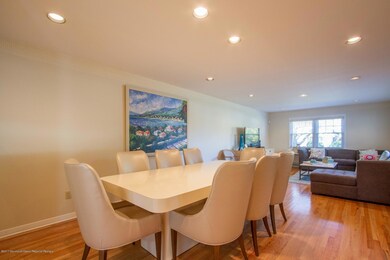 DINING/LIVING ROOM