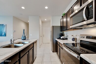 Arizona_Maricopa_Palo Brea_Caden_Kitchen