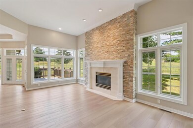 1051 Glen Oaks Dr, West Des Moines, IA 50266 - photo 2