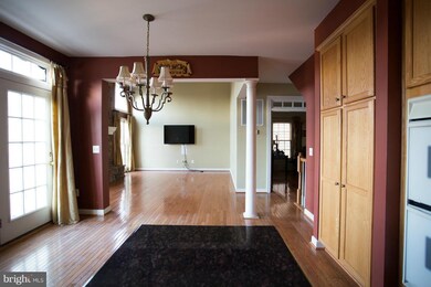 7656 Henry Knox Dr, Lorton, VA 22079 - photo 5