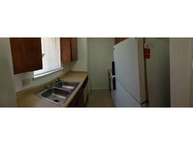 10727 Forest Ridge Ln unit B, El Paso, TX 79935 - photo 6