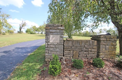1010 Steele Rd, Versailles, KY 40383 - photo 2