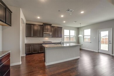 Beautiful spacious kitchen