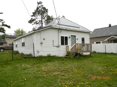 805 5th St, Mattoon, WI 54166 - photo 2